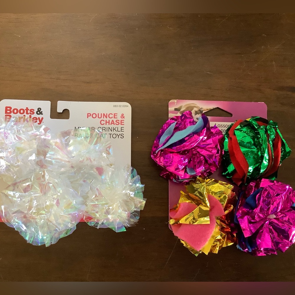 NWT Two packs of Cat Crinkle Balls